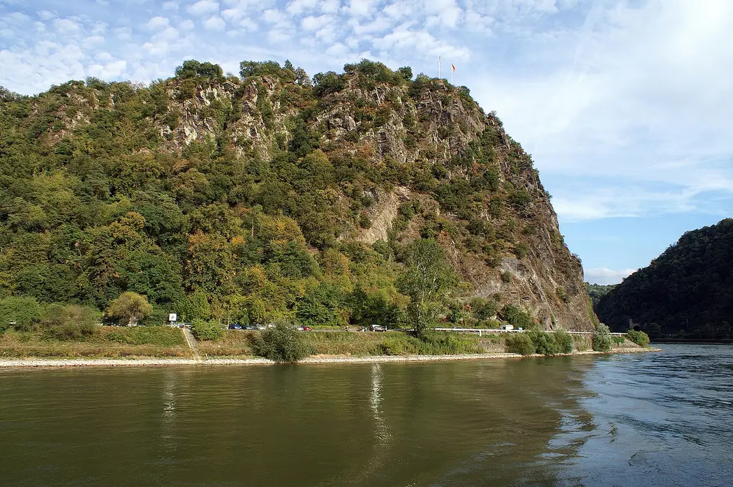 Der Loreley-Felsen am Rhein