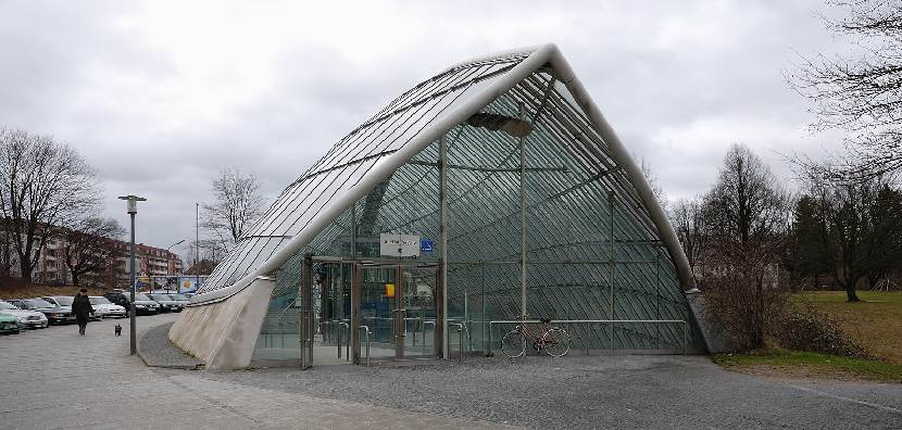 Станция метро «St.-Quirin-Platz» («Санкт-Квирин-Плац», Мюнхен)
